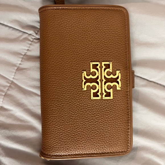 Tory Burch Handbags - Brown Tory Burch leather wallet.